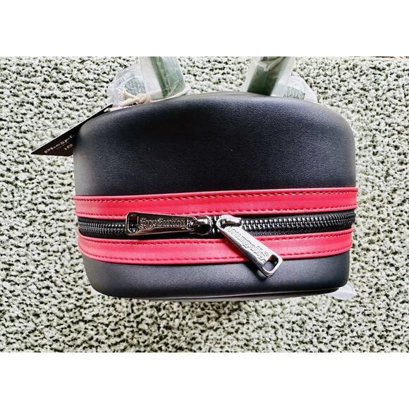 *NEW* Loungefly- A Nightmare on Elm Street Freddy Mini-Backpack Exclusive - Picture 5 of 8